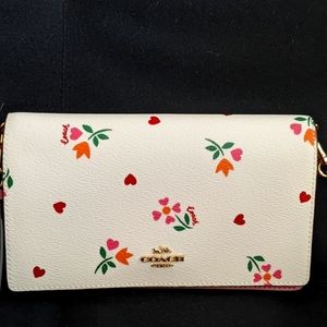 Coach Anna Foldover Clutch Crossbody With Heart Petal Print in Chalk